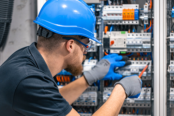 Top 7 Safety Practices for Working with Electrical Components